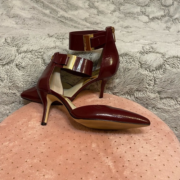 Michael Kors maroon/burgundy ankles wrap heels - Picture 3 of 10
